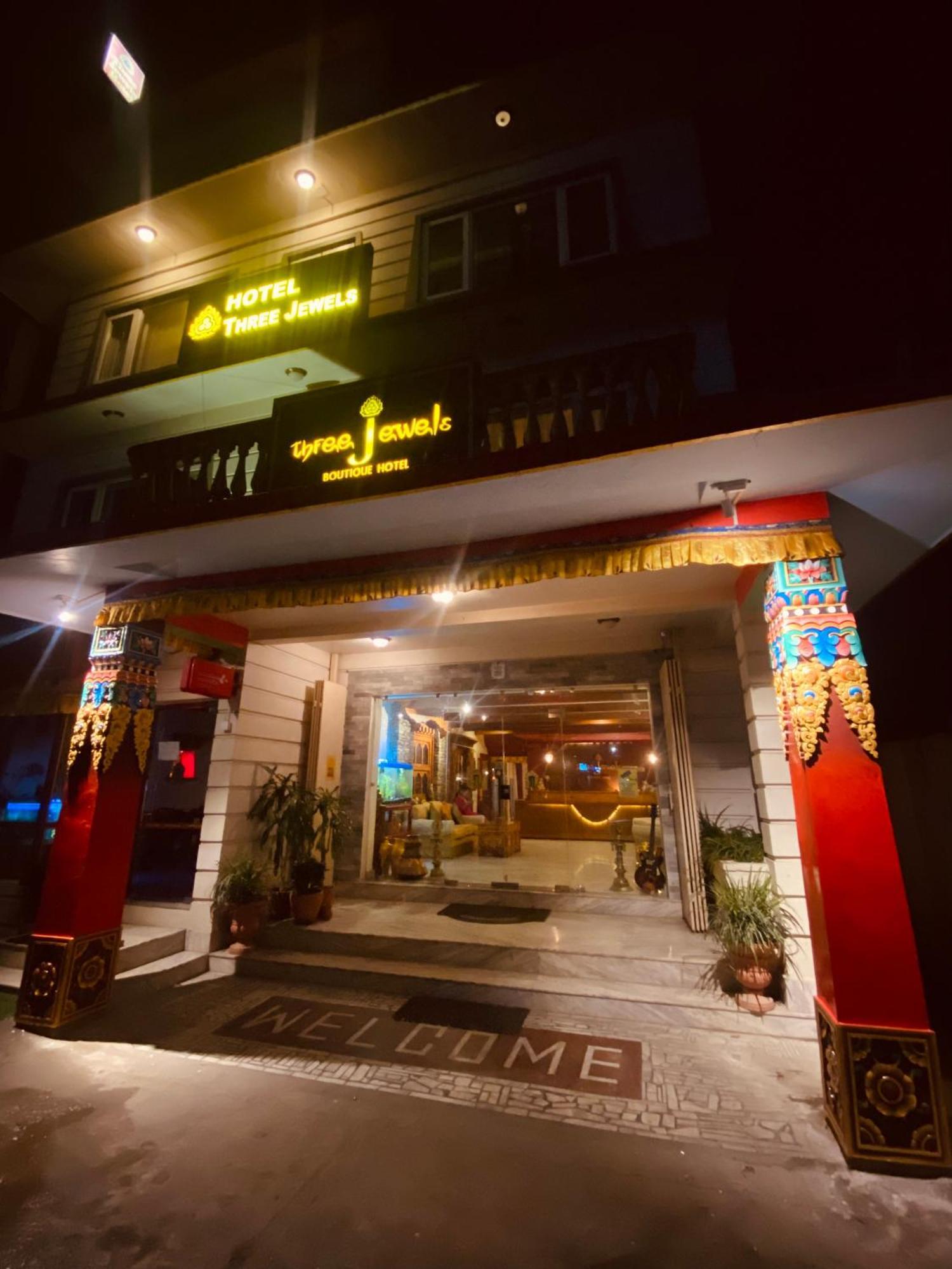 Three Jewels Boutique Hotel Pokhara Eksteriør bilde